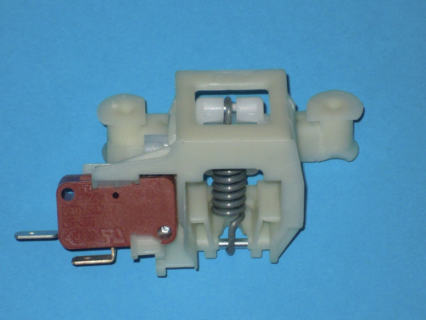 CRICCOTTO CHIUSURA PORTA LAVASTOVIGLIE CANDY HOOVER 41013195 ex 41008620 *