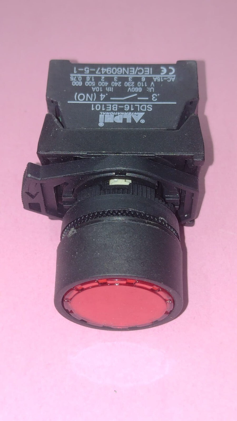 PULSANTE LUMINOSO A GHIERA E LED 24V ROSSO NA