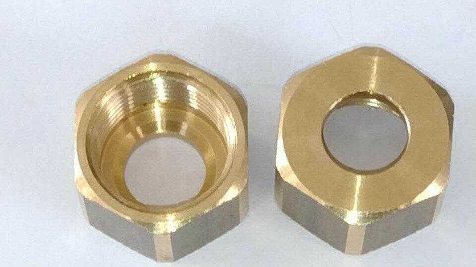 DADO in OTTONE FILETTO 1/4" FORO Diametro 6mm PER BICONO 1pz