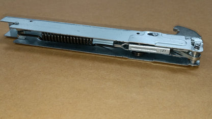 VESTEL CERNIERA PORTA FORNO 37032463 1pz