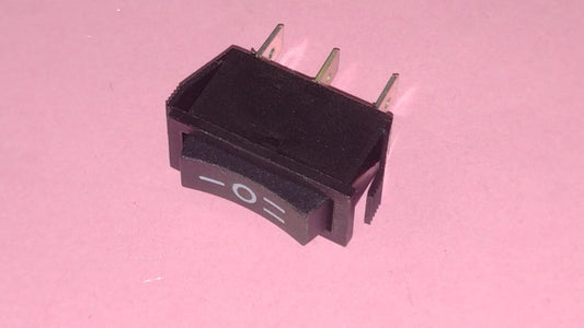 Deviatore A Bilanciere Unipolare Tasto N.On-Off-On Nero DE/2207H-C