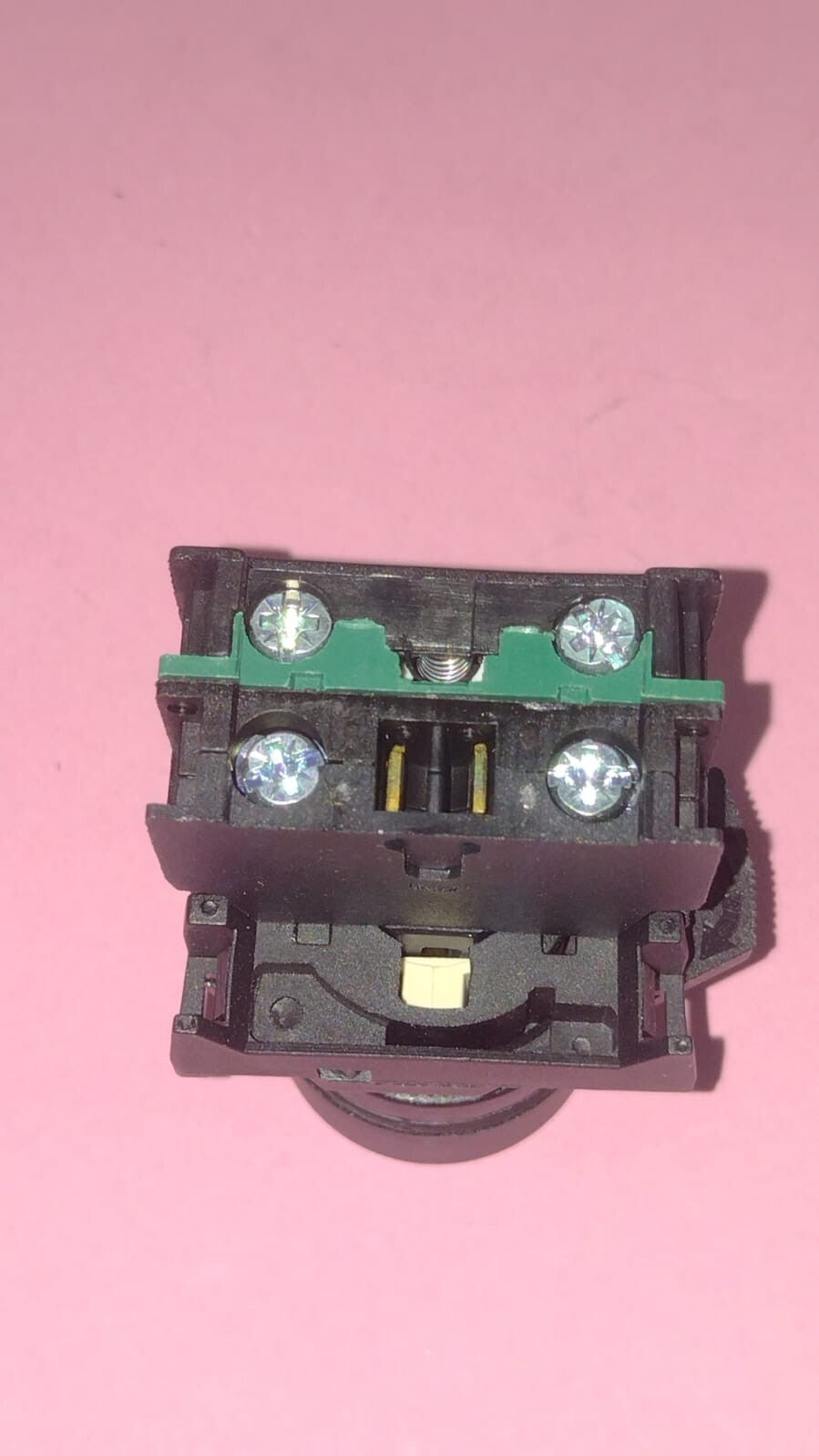 PULSANTE LUMINOSO A GHIERA E LED 24V GIALLO