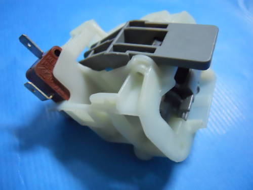 CHIUSURA PORTA LAVASTOVIGLIE SMEG 697690198 ITW1MI