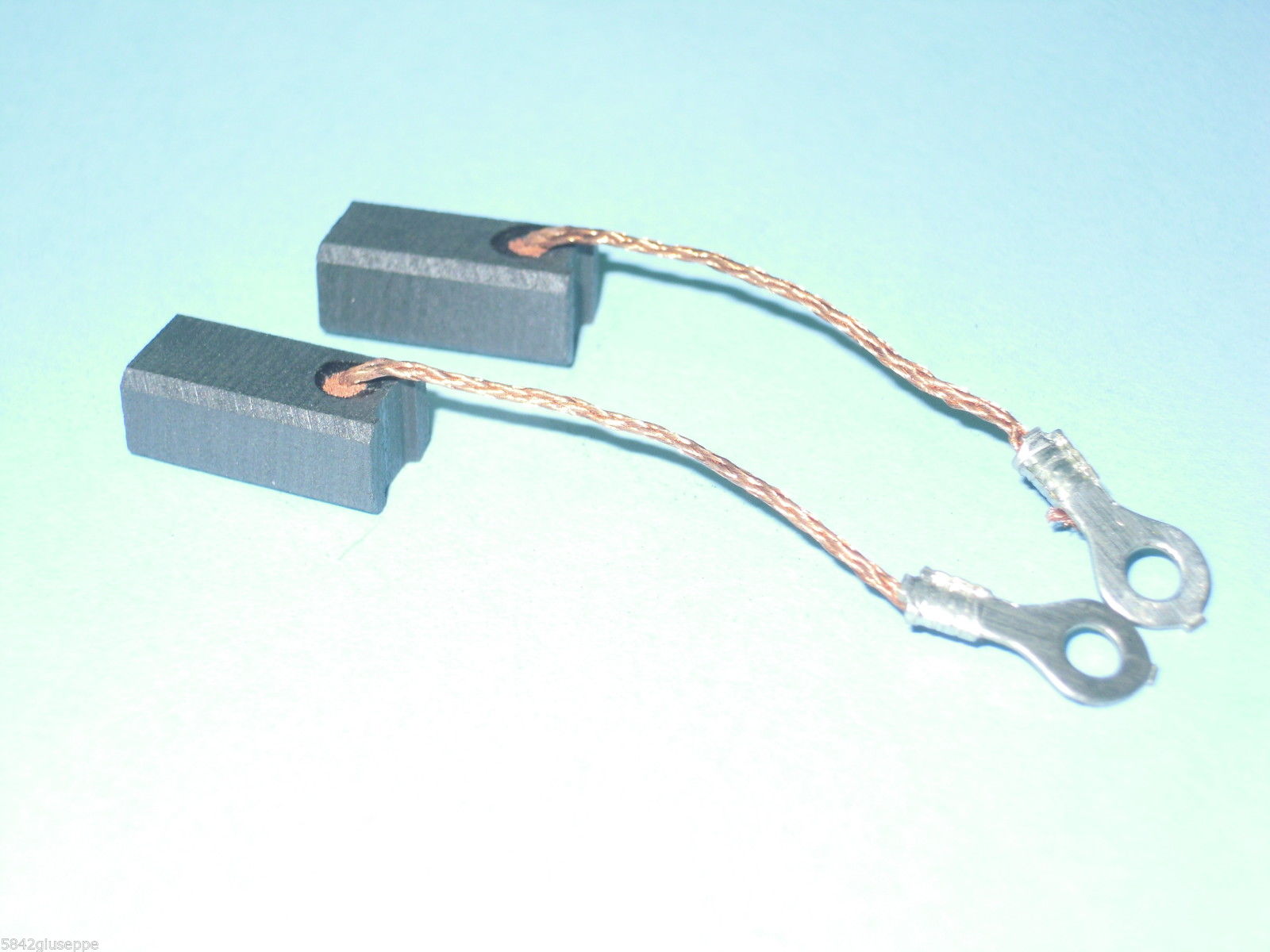 Ricambi 7: COPPIA SPAZZOLE MOTORE CARBONCINI 8x6,3x16mm BOSCH 8_x_6.jpg