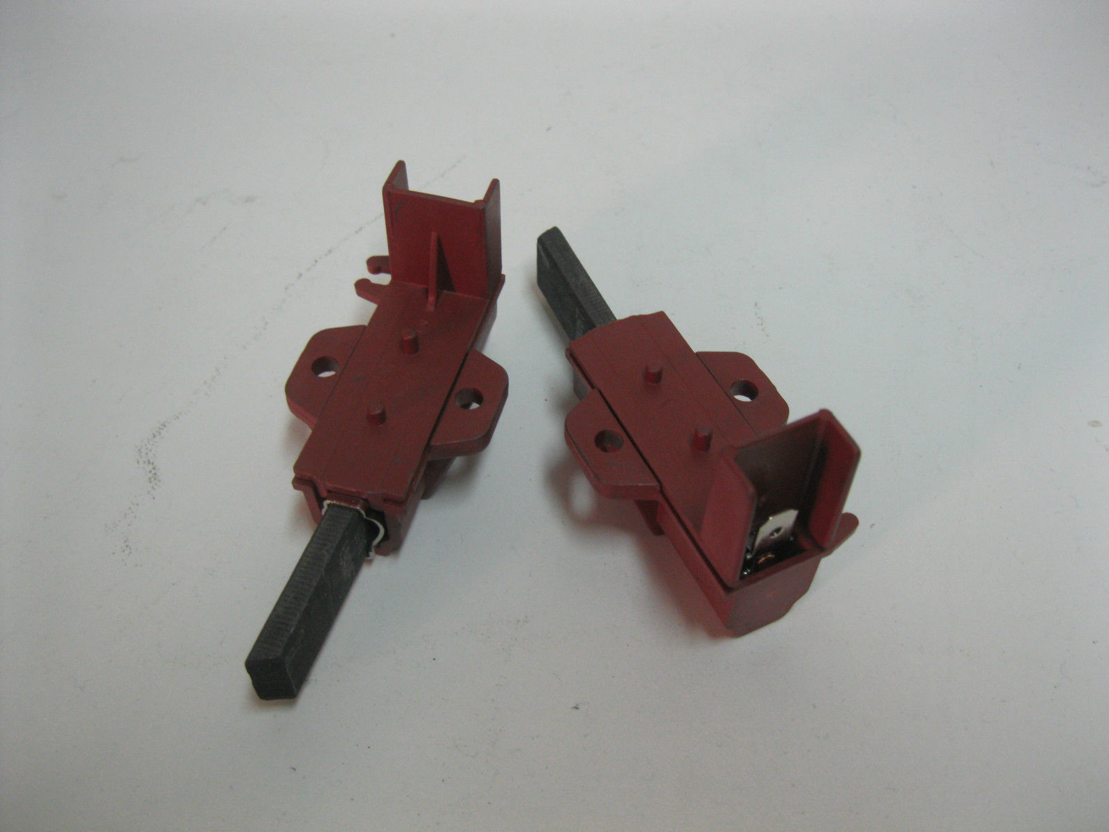 Ricambi 7: COPPIA SPAZZOLE MOTORE CARBONCINI ARISTON INDESIT ariston_indesit_spazzole.jpg
