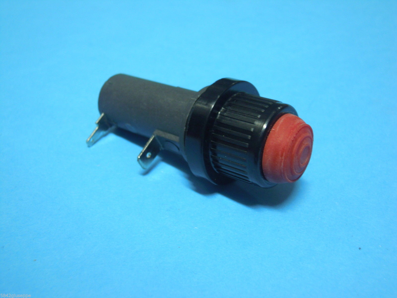 Ricambi 32: CONTENITORE PER BATTERIE STILO contenitore_per_batterie_stilo.jpg