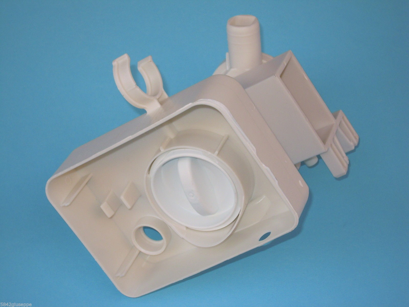 Ricambi 1: CORPO FILTRO COMPLETO PER LAVATRICE REX ELECTROLUX 1320715269 corpo_filtro_completo_per_lavatrice_rex_electrolux_1320715269.jpg