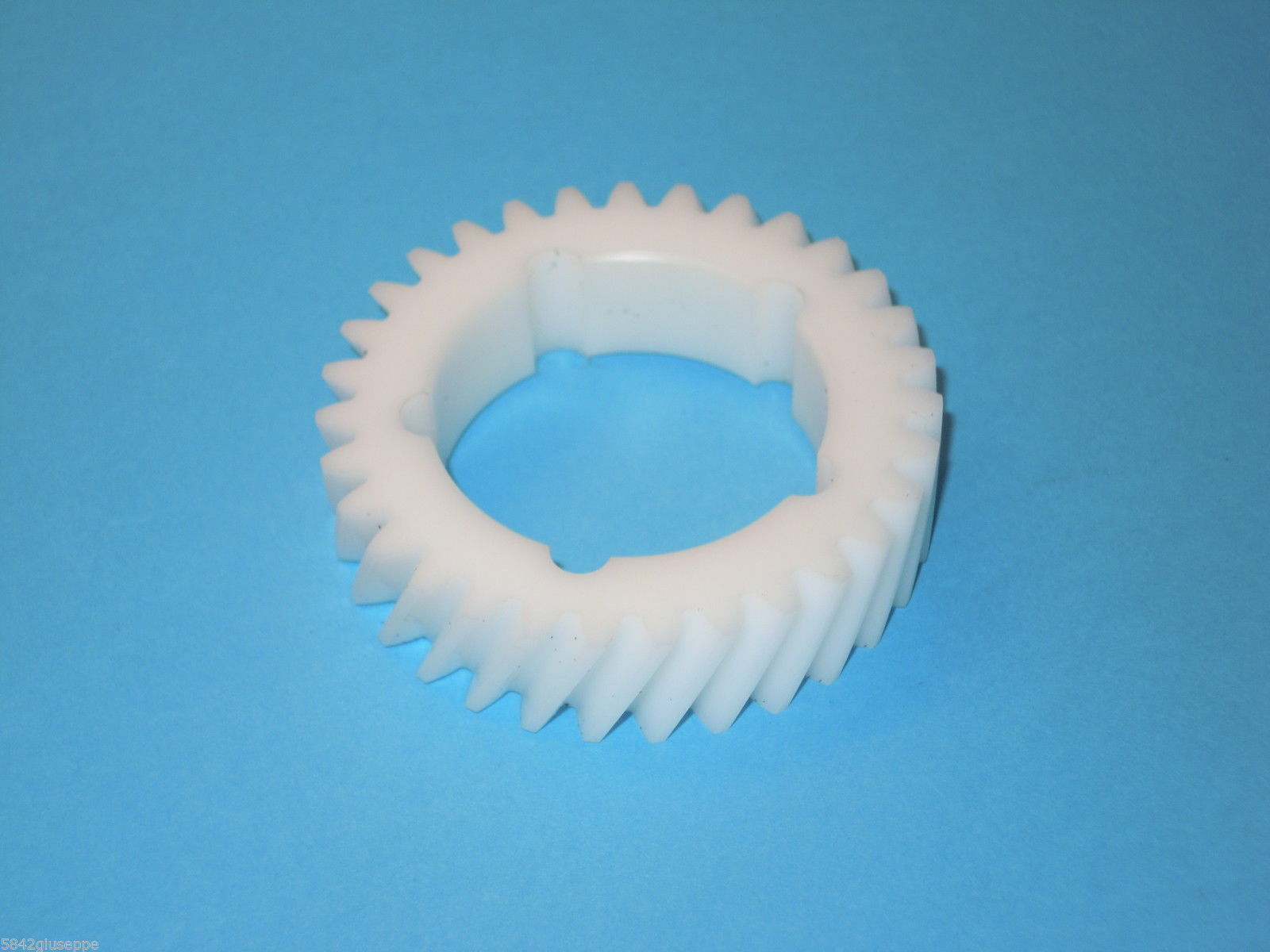 Ricambi 7: INGRANAGGIO AFFETTATRICE INGRANAGGIO BERKEL NYLON Z31 15,5x40x63mm 31 DENTINI ingranaggio_affettatrice_ingranaggio_berkel_nylon_z31_155x40x63mm_31_dentini.jpg