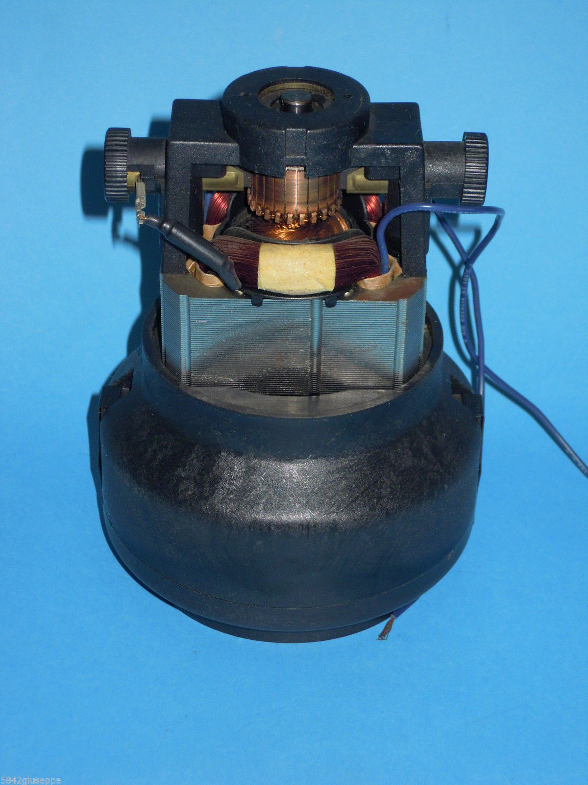 Ricambi 24: MOTORE ASPIRAPOLVERE MOTORE SCOPA 900W 230V 50HZ motore_aspirapolvere_motore_scopa_900w_230v_50hz_2.jpg